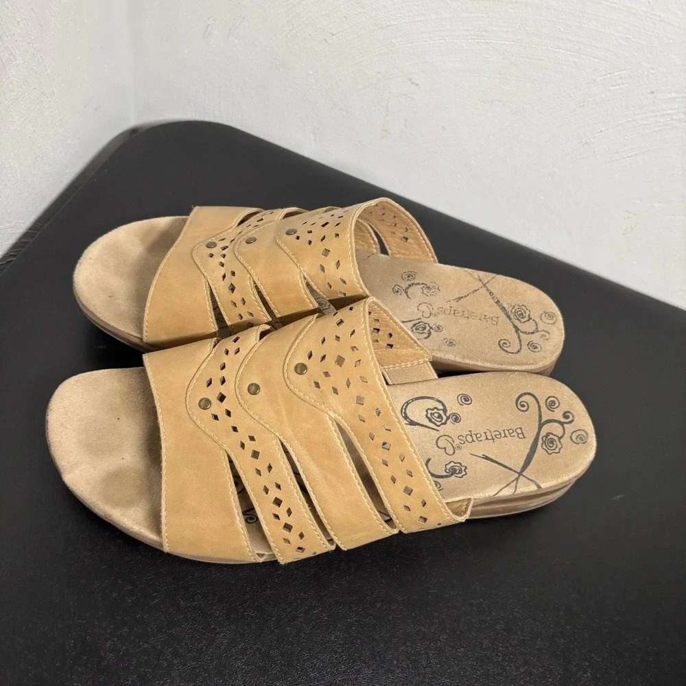 Baretraps Women's Jacalyn Tan Wedge‎ Sandals Size 8W Casual Slip On Shoes